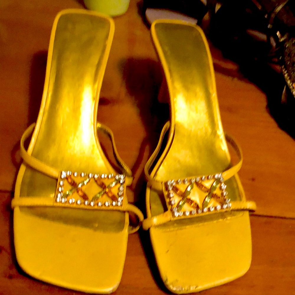 Lovely gold sandals with bead works! Size 10